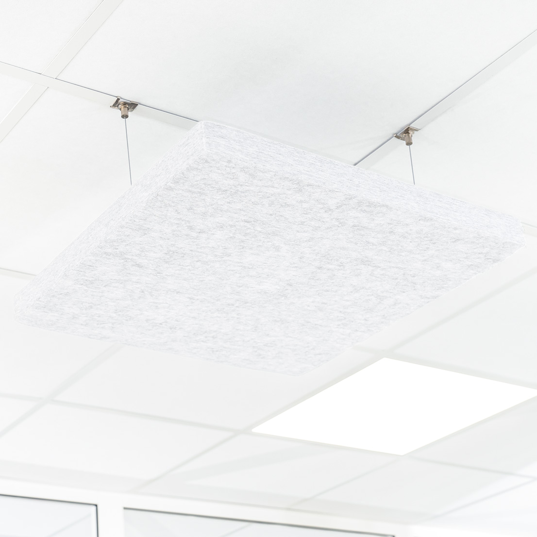 Artikelbild QP SilenceCore PAD PET Vlies Akustikpaneele Schallabsorber Deckensegel 1500g/m B1 hellgrau marmor 600x600x50mm
