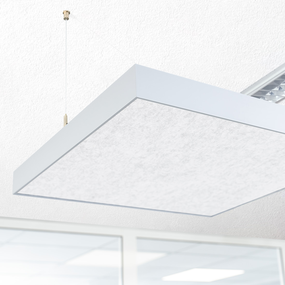 Artikelbild QP SilenceCore PAD PET Vlies Akustikpaneele Deckensegel mit Alu-Rahmen 1500g/m B1 hellgrau marmor 600x600x50mm