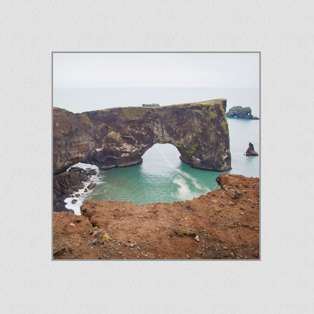 Artikelbild Akustikbild - Island-Eine-beeindruckende-Felsküste – Basotect® Schallabsorber im eloxierten Aluminiumrahmen 530x530x55mm