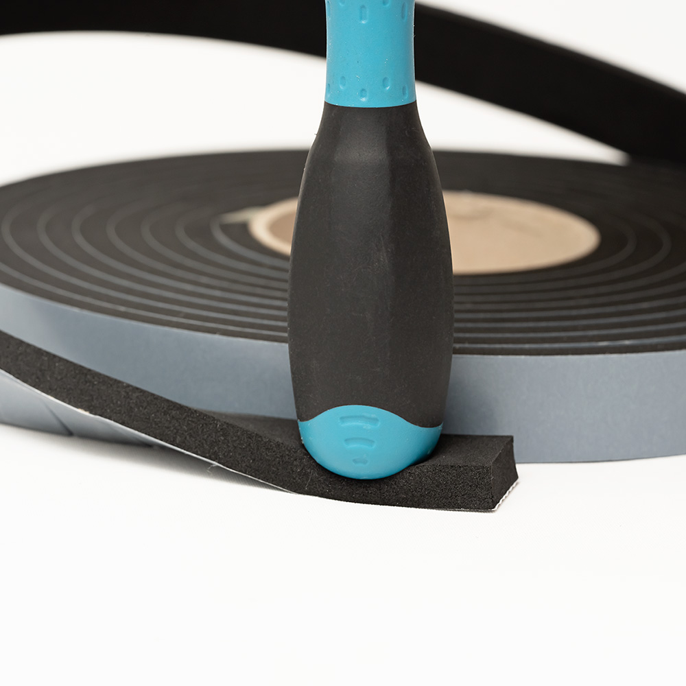 Artikelbild EPDM Zellkautschuk Dichtungsband einseitig selbstklebend Länge 10 Meter Dicke 2mm Breite 15mm